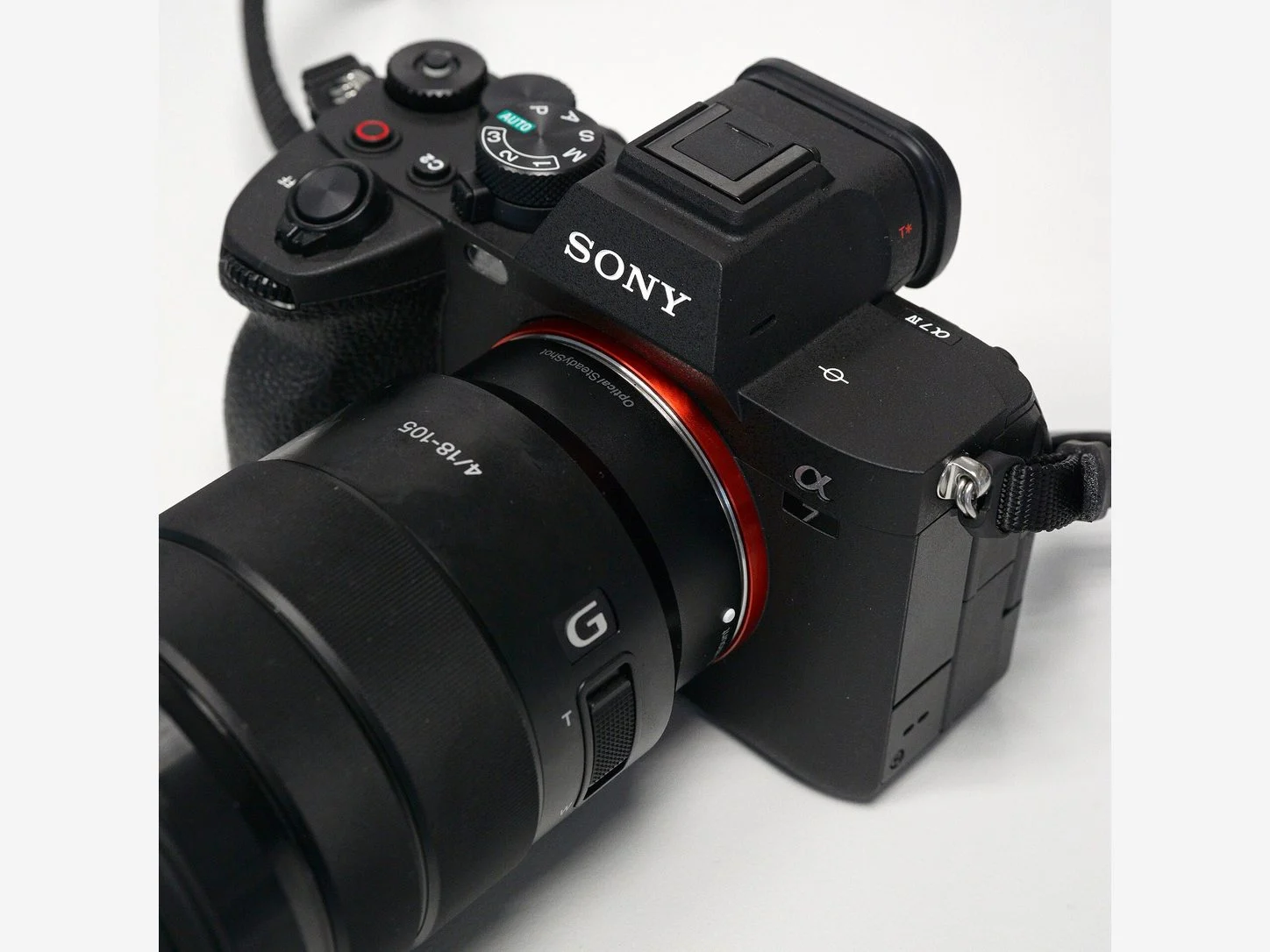 Sony Alpha 7 IV ดำ มุมด้านหน้า