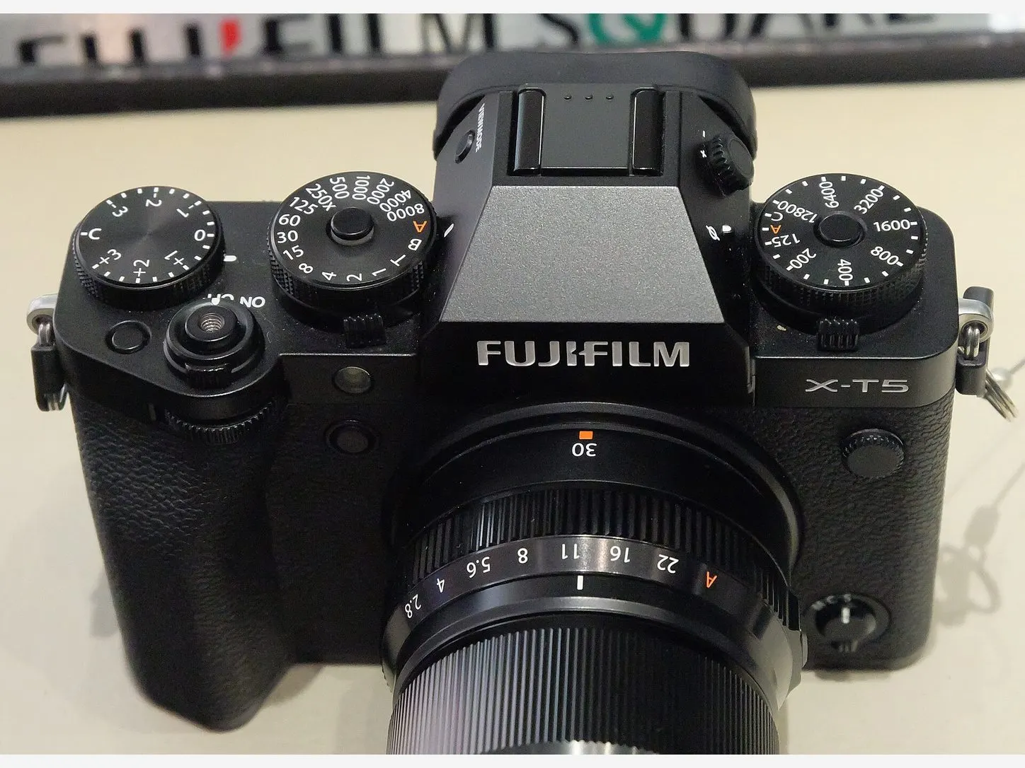 FUJIFILM X-T5 เงิน รายละเอียดตัวเครื่อง