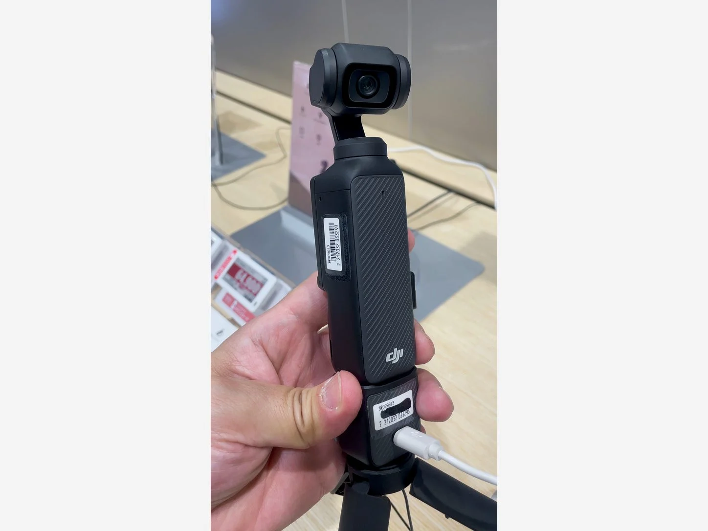 DJI Osmo Pocket 3 ดำ มุมด้านหลัง